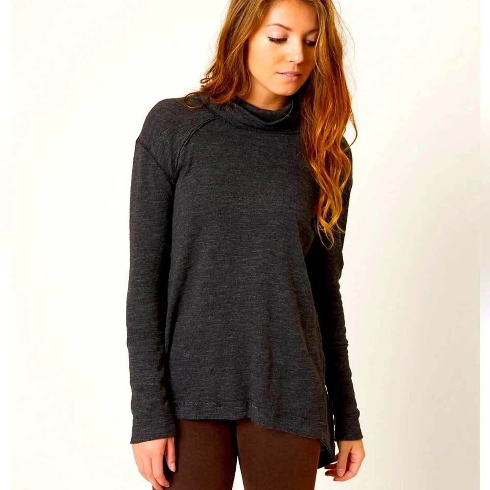 Free People - We The Free Gray Sweater Open Back Turtle Neck Sz M